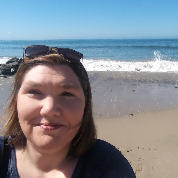 Profile Picture of Katrina Catlow (@katrina_dority) on Poshmark