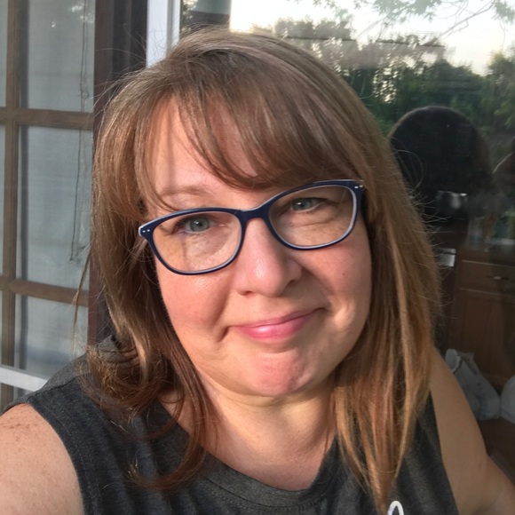 Profile Picture of Colleen Swinarski (@colleenswinarsa) on Poshmark