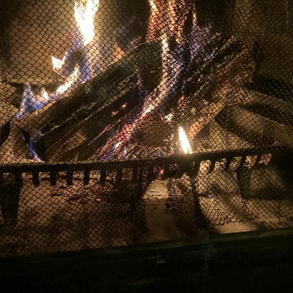 Profile Picture of Dinusha n jay Perera (@frederic) on Poshmark