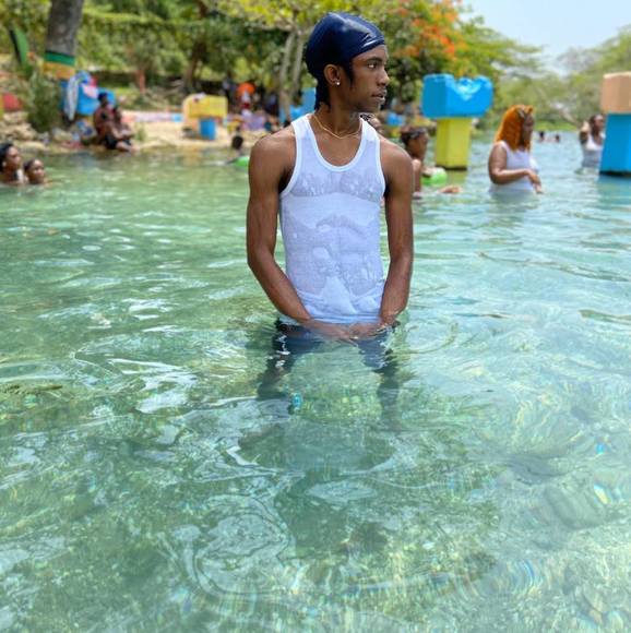 Profile Picture of Carlos Campbell (@carlos_campbell) on Poshmark