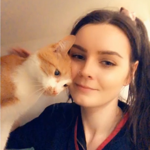 Profile Picture of Jessica Pailing (@jessicapailing) on Poshmark