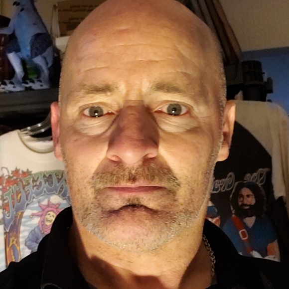 Profile Picture of Josh Wolfcale (@jowolf54) on Poshmark