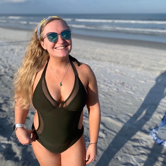 Profile Picture of Alex Mollica (@amollica) on Poshmark