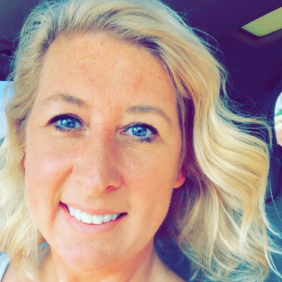 Profile Picture of Marci Reinbolt (@marcidarci23) on Poshmark