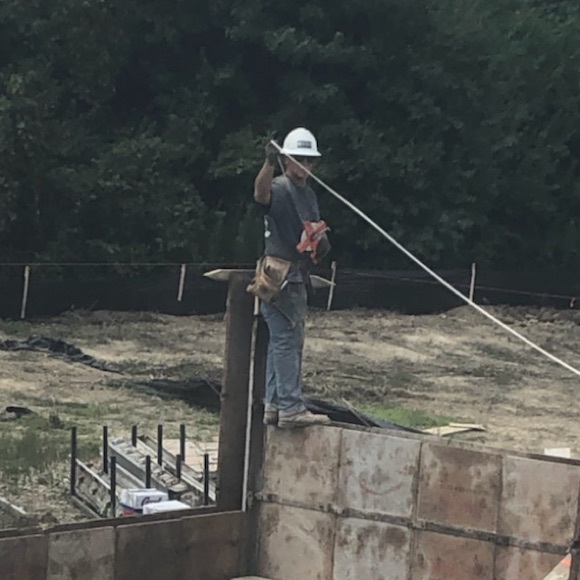 Profile Picture of Drew Colwell (@drewcolwell) on Poshmark