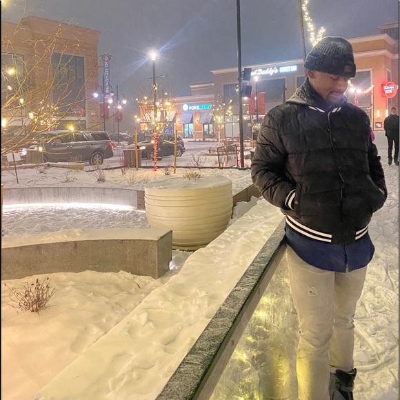 Profile Picture of Devin Appleton (@devinappleton) on Poshmark