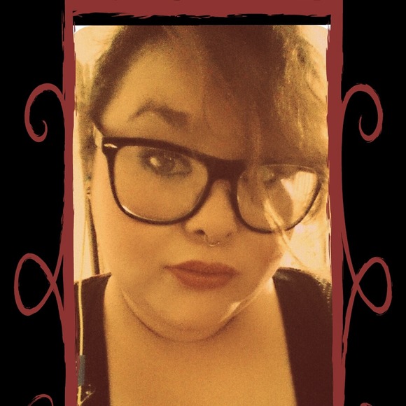 Profile Picture of Karla Fraijo (@fresita87) on Poshmark