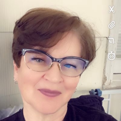 Profile Picture of Kim Baxter (@KimmiBax) on Twitter