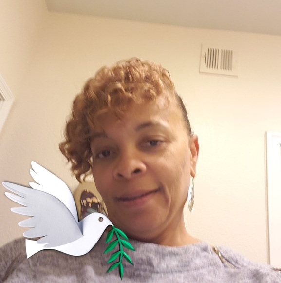 Profile Picture of Theresa Walker (@twalkerwilson) on Poshmark