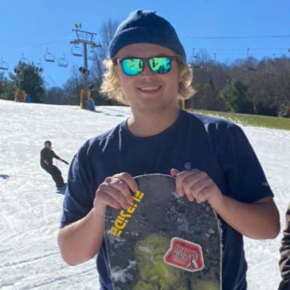 Profile Picture of Quinn Manning (@quinnm50) on Poshmark