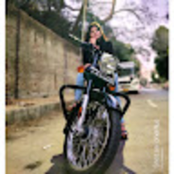 Profile Picture of Shankala Soniya (@soniyashankala) on Poshmark