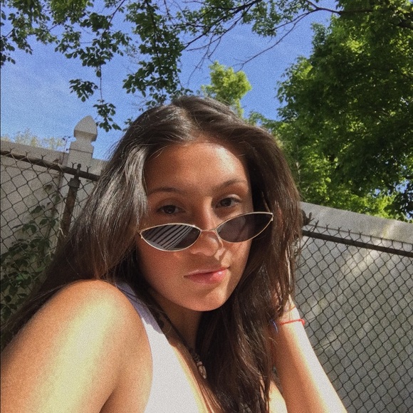 Profile Picture of Crystal Palacios (@c_crystal_v) on Poshmark