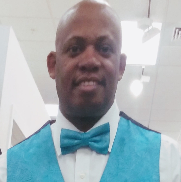 Profile Picture of Sherwin Armour (@sherwinarmour) on Poshmark