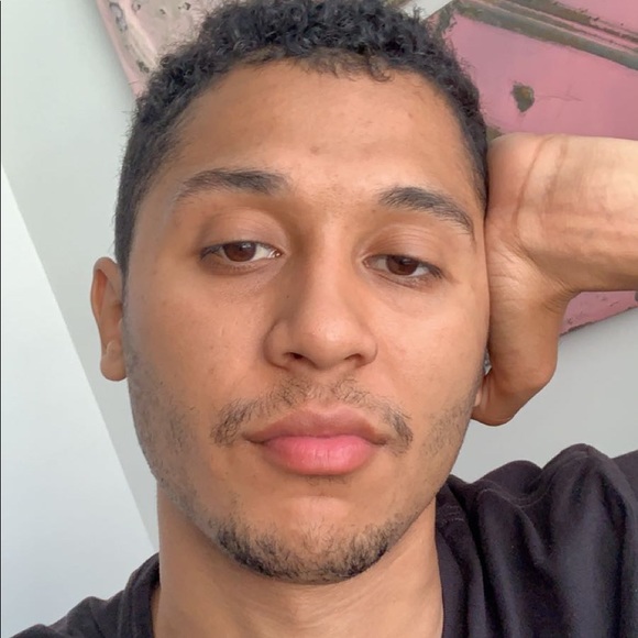 Profile Picture of Adam Feliciano (@afelici_) on Poshmark