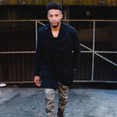 Profile Picture of Raymond J (@RaymondJulian) on Twitter