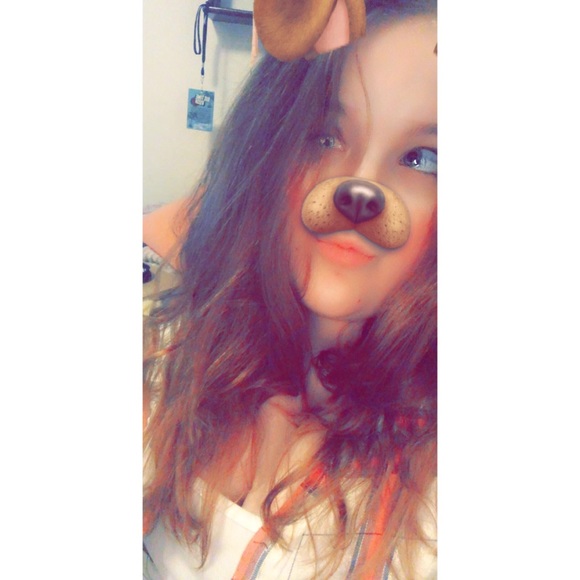 Profile Picture of Bailey Hicks (@baileyxxhicks) on Poshmark