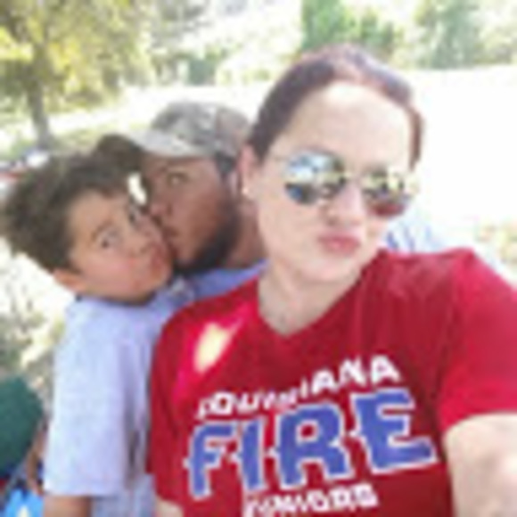 Profile Picture of Amanda Dietsch (@amandadietsch) on Poshmark