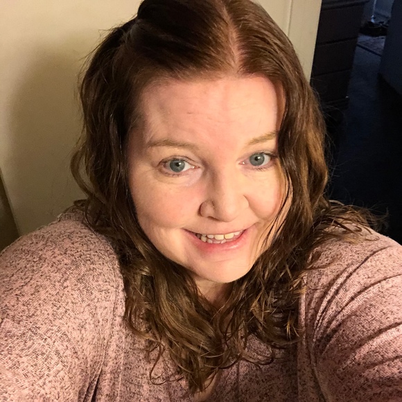 Profile Picture of Michelle Riddle (@msshellr) on Poshmark