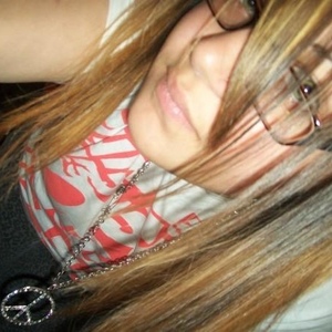 Profile Picture of Amber Protzo (@im2weird4u) on Myspace