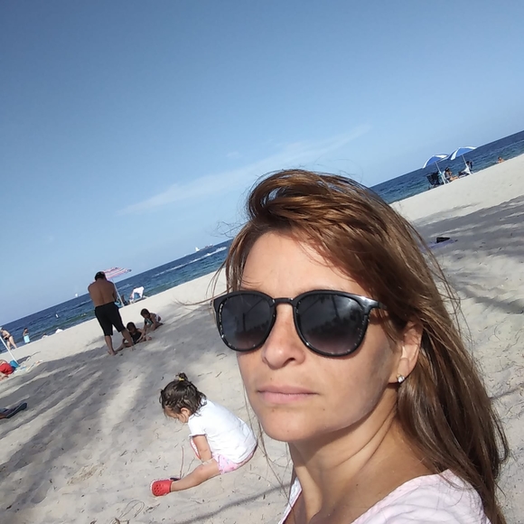 Profile Picture of María Piccolo (@mariapiccolo33) on Poshmark