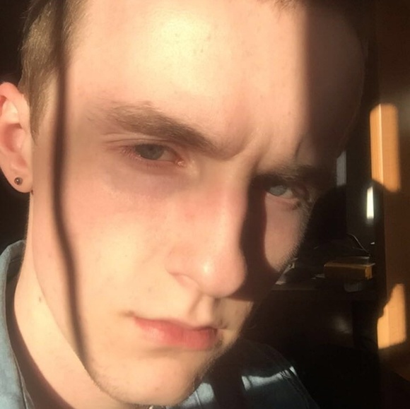 Profile Picture of Kaleb Vandel (@kerbee) on Poshmark