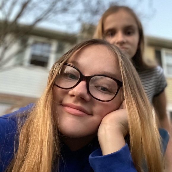 Profile Picture of Meghan Hoehler (@meghanhoehler) on Poshmark