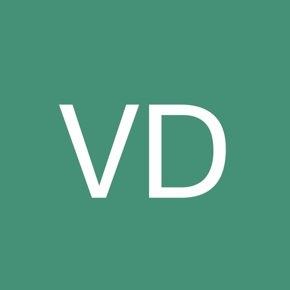 Profile Picture of Victoria Devoss (@victoriadevoss) on Poshmark
