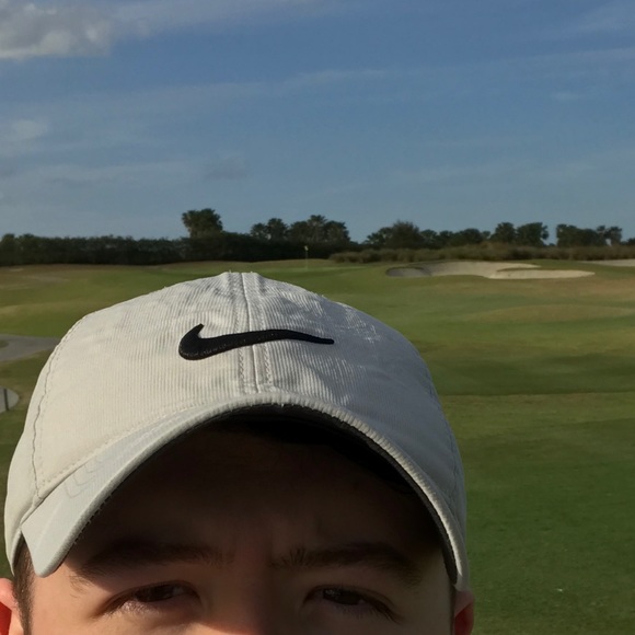 Profile Picture of Brad Carter (@bradcarter95) on Poshmark
