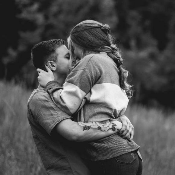 Profile Picture of Karli Konicek (@karlikonicek) on Poshmark