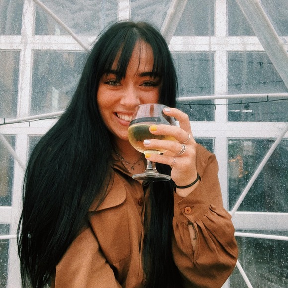 Profile Picture of Rachael Weldon (@raachaellynn) on Poshmark