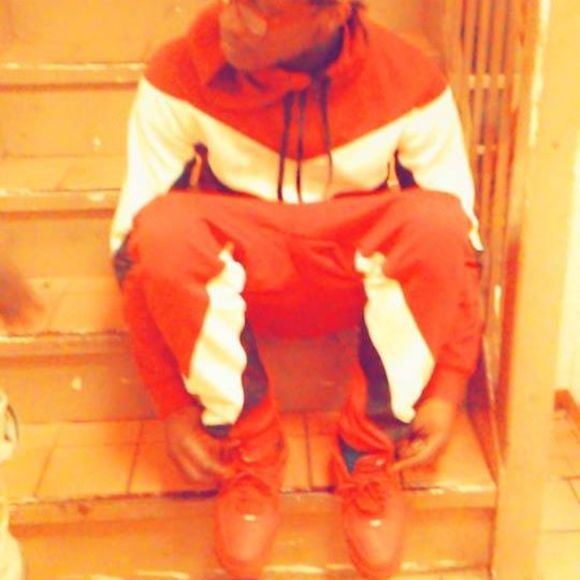 Profile Picture of Michael Riley (@mikemgr1991) on Poshmark