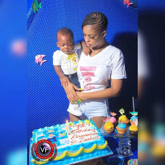 Profile Picture of Hãppïį Däę (@sadeallen51) on Poshmark