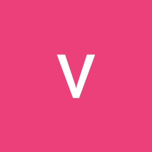 Profile Picture of Vicky Bui (@vickybui769) on Poshmark