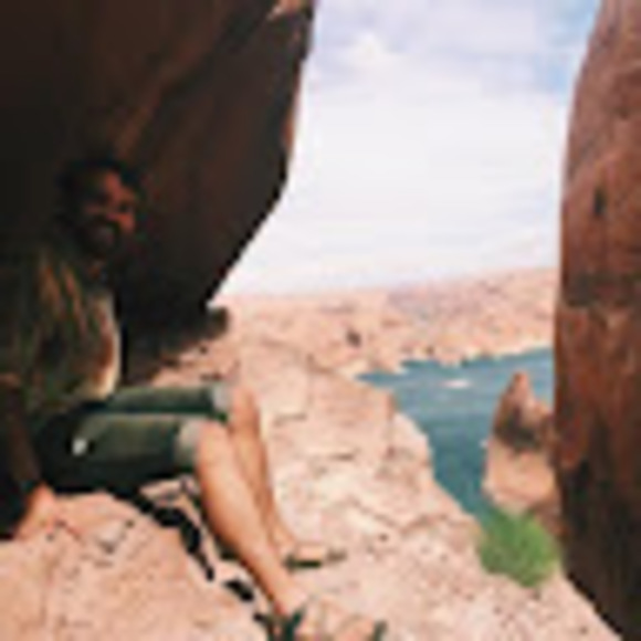 Profile Picture of Matt Halpin (@malpin1) on Poshmark