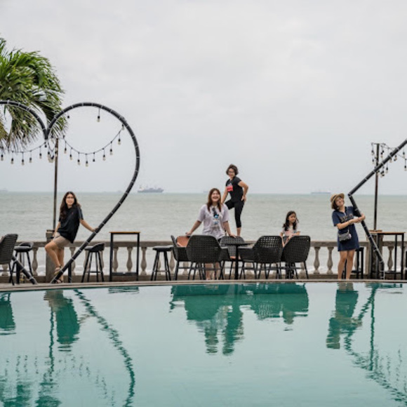 Profile Picture of Ann Nguyen (@annnguyen221) on Poshmark