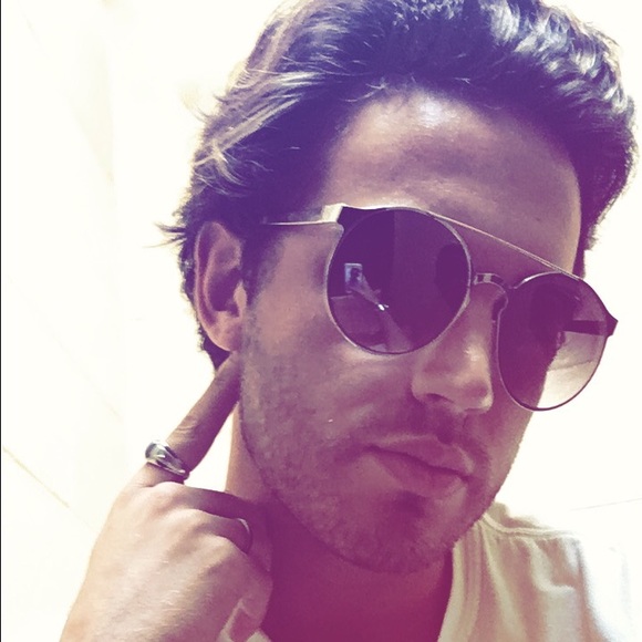 Profile Picture of Jonathan Harrell (@jtharrell) on Poshmark
