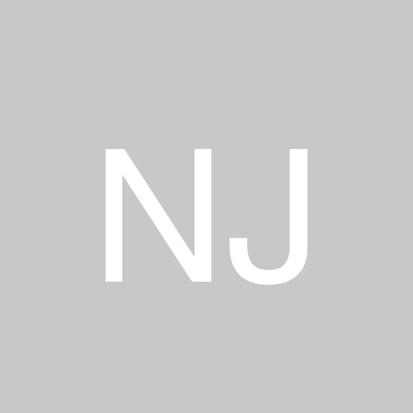 Profile Picture of Noor Jelmeran (@noor2468) on Poshmark