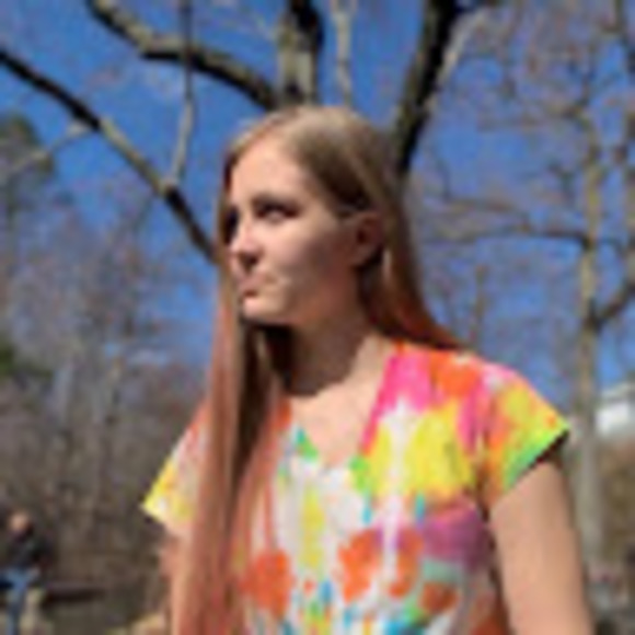 Profile Picture of Charlotte Utschig (@lottida19) on Poshmark