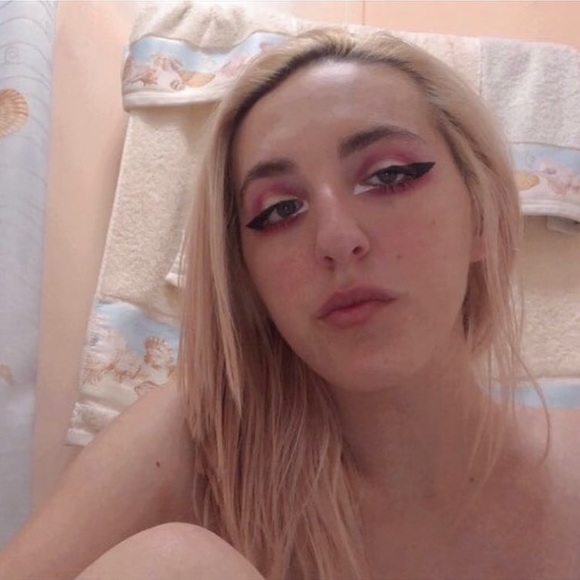 Profile Picture of Drew Digioia (@trantingz) on Poshmark