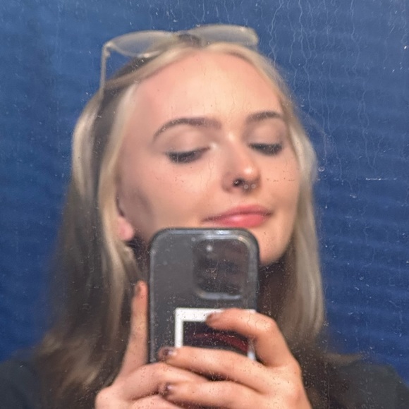 Profile Picture of Kaitlyn Empey (@kaitlynempey) on Poshmark
