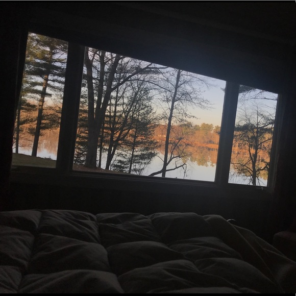 Profile Picture of Laura Saxby (@lsaxby) on Poshmark