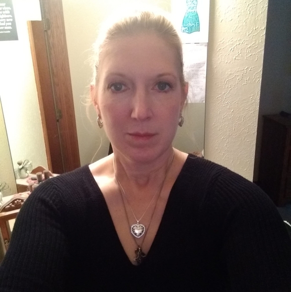Deborah Gretzinger - Poshmark Profile Picture of Deborah Gretzinger (@dgretz1) on Poshmark