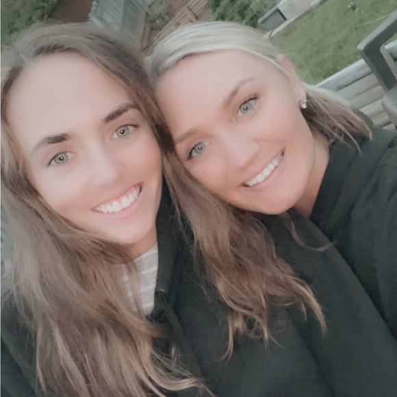 Taylor Huttick - Poshmark Profile Picture of Taylor Huttick (@tlh94) on Poshmark