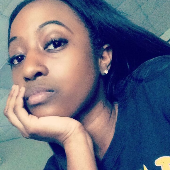 Profile Picture of Kasia Dystant (@kasiadystant1) on Poshmark