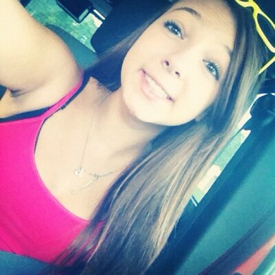 Profile Picture of Jillian Acosta (@Jillian_rose3) on Twitter