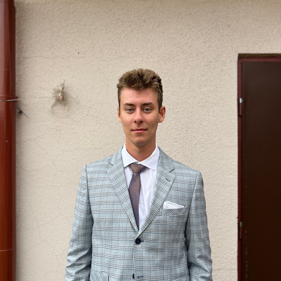 Profile Picture of Maciej Bawol (@maciek39) on Poshmark