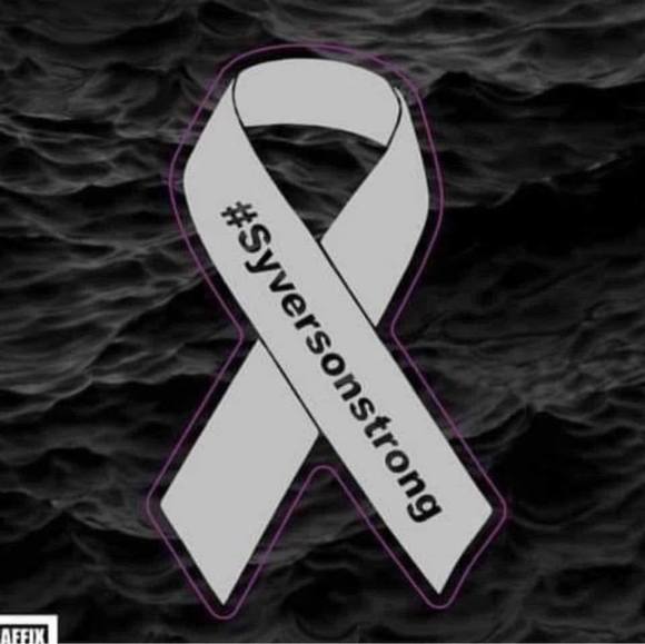 Profile Picture of Angelena Syverson (@afsyverson) on Poshmark