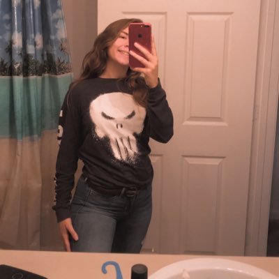 Profile Picture of Alexis Cook (@AlexisCook17) on Twitter