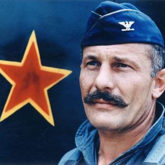 Profile Picture of Joe Farney (@joe_farney) on Twitter