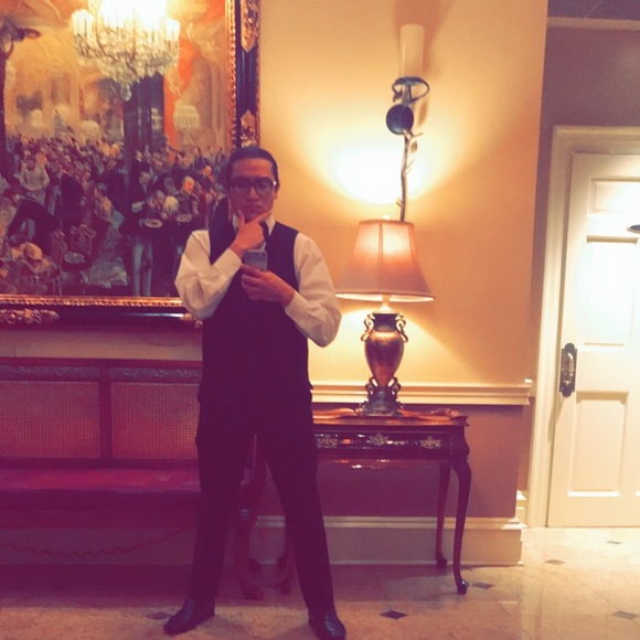 Profile Picture of Fernando A (@ferntheg) on Poshmark